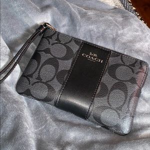Coach wallet brand new still with tag asking $70